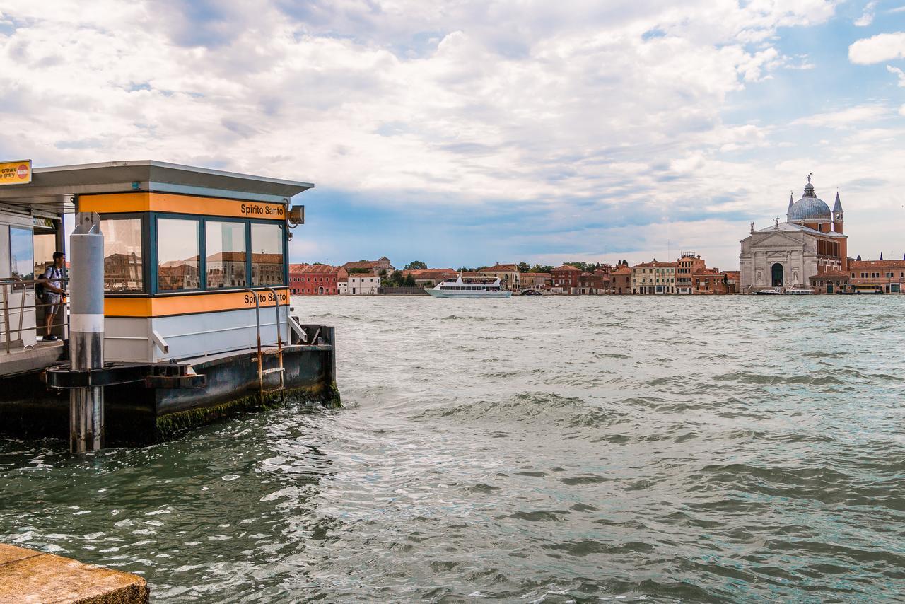Spirito Santo Canal View By Lionhost Venecia